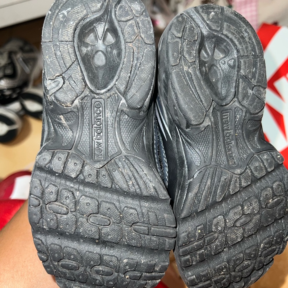 New Balance Kids' Black and Gray Sneakers - Picture 3 of 3